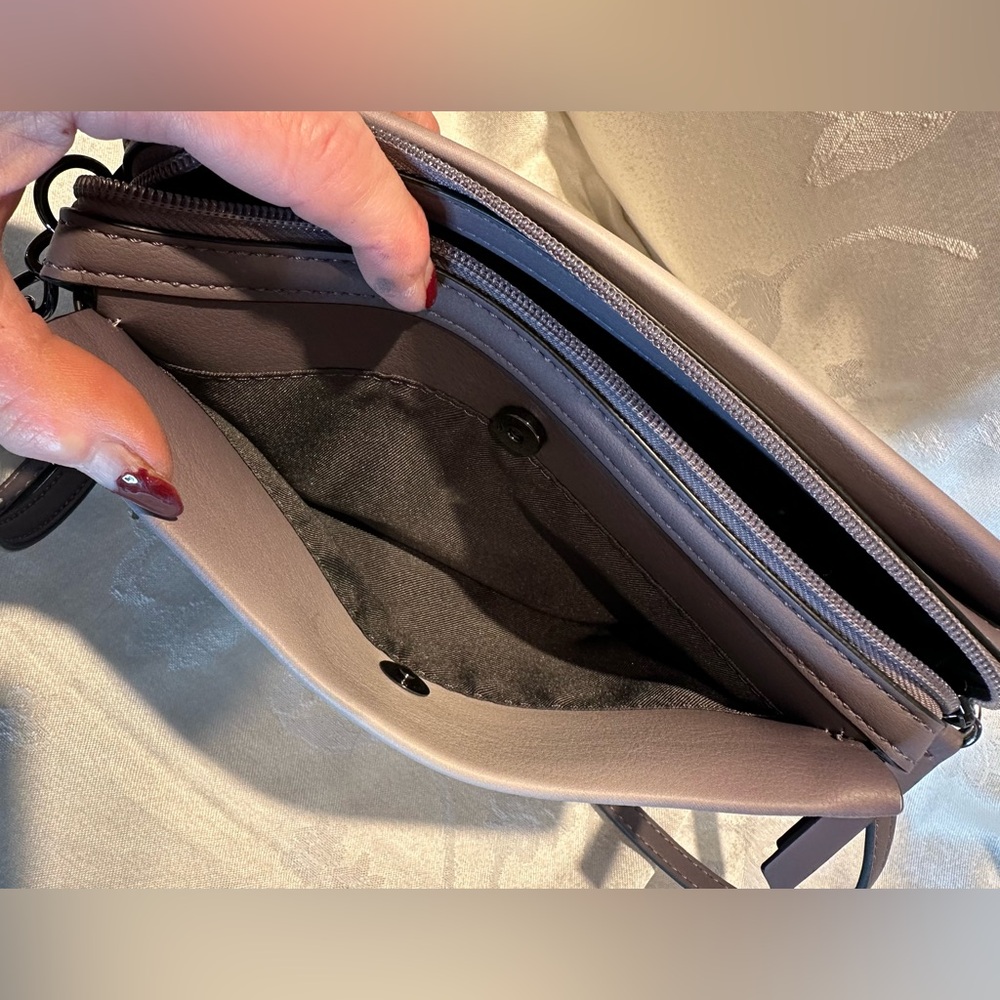 SIMPLY VERA WANG CROSSBODY BAG - Picture 6 of 11